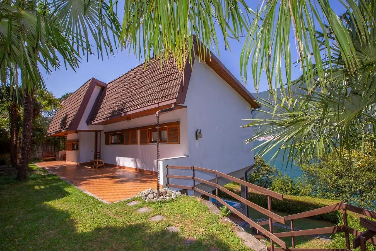 Villa Marilyn Nesso 0*,  Itália